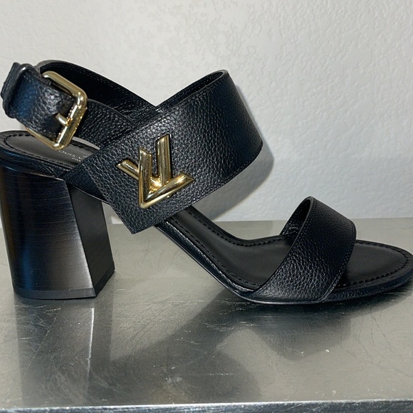 Louis Vuitton gorgeous Horizon Sandal noir goldtone hardware just incredible - Picture 4 of 14
